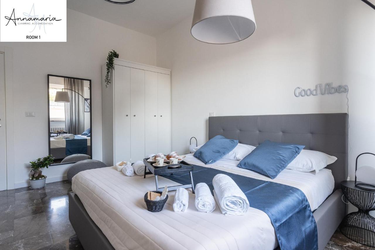 Annamaria - Central Station Charming Accommodation Bari Buitenkant foto